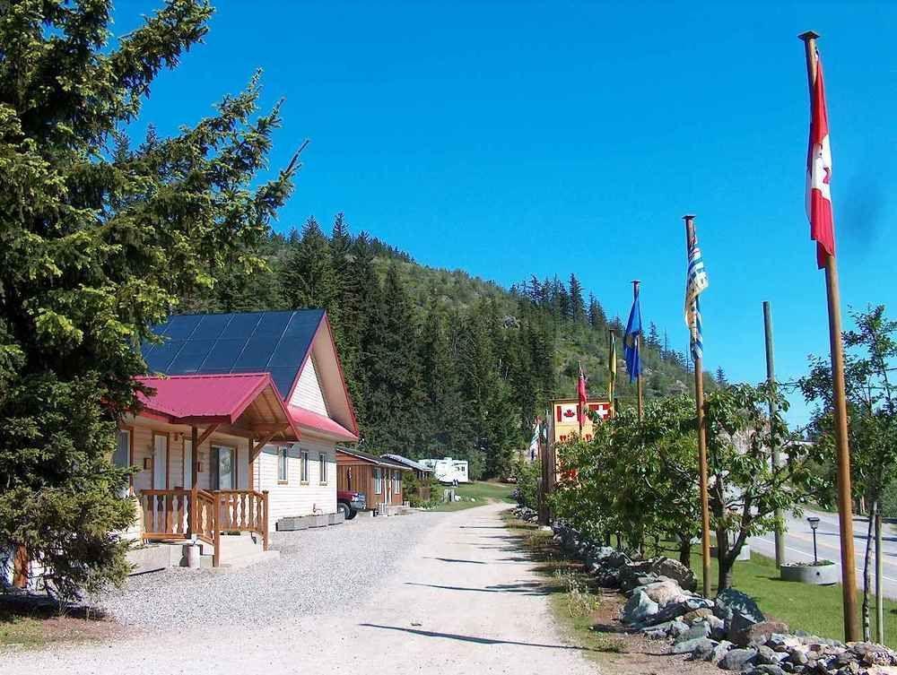 Viewpoint Rv & Cottages Salmon Arm Buitenkant foto